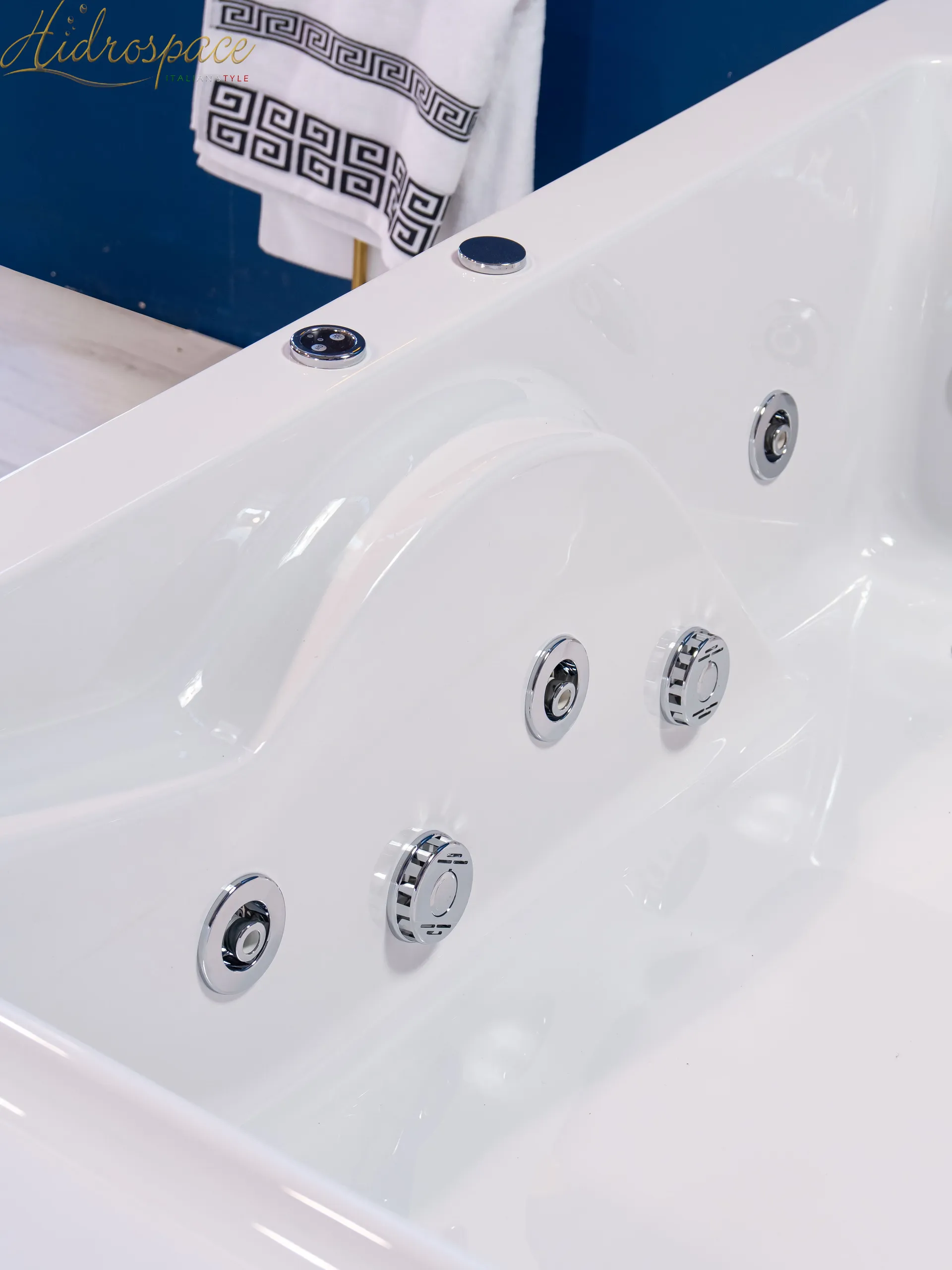 WHIRPOOL + CROMOTERAPIA 